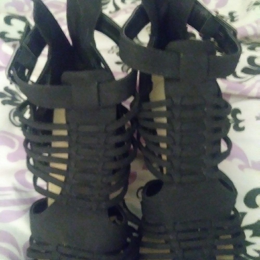 Black dress shoes